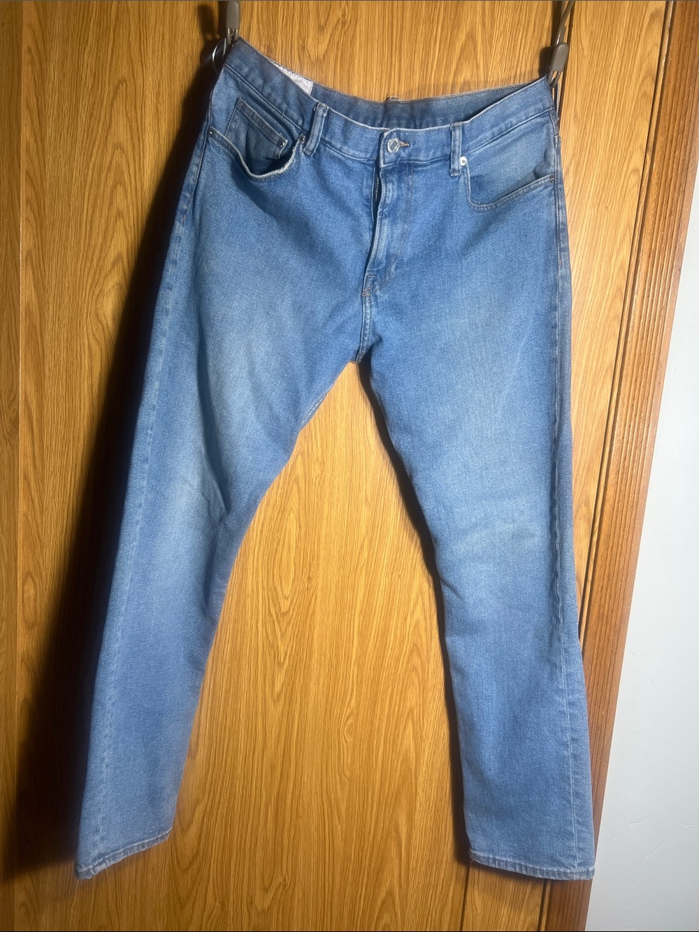Denim&Co Men's Straight Jeans in Light Blue Wash